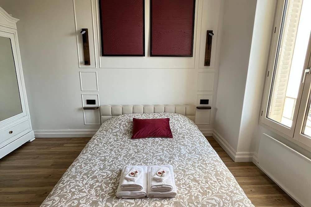 Entire apartment, The Little Grand Hotel in Châtel-Guyon, Volcans d'Auvergne Regional Nature Park