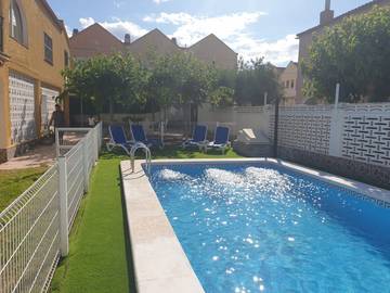 Gîte pour 12 personnes, avec jardin ainsi que piscine et terrasse à Benicasim