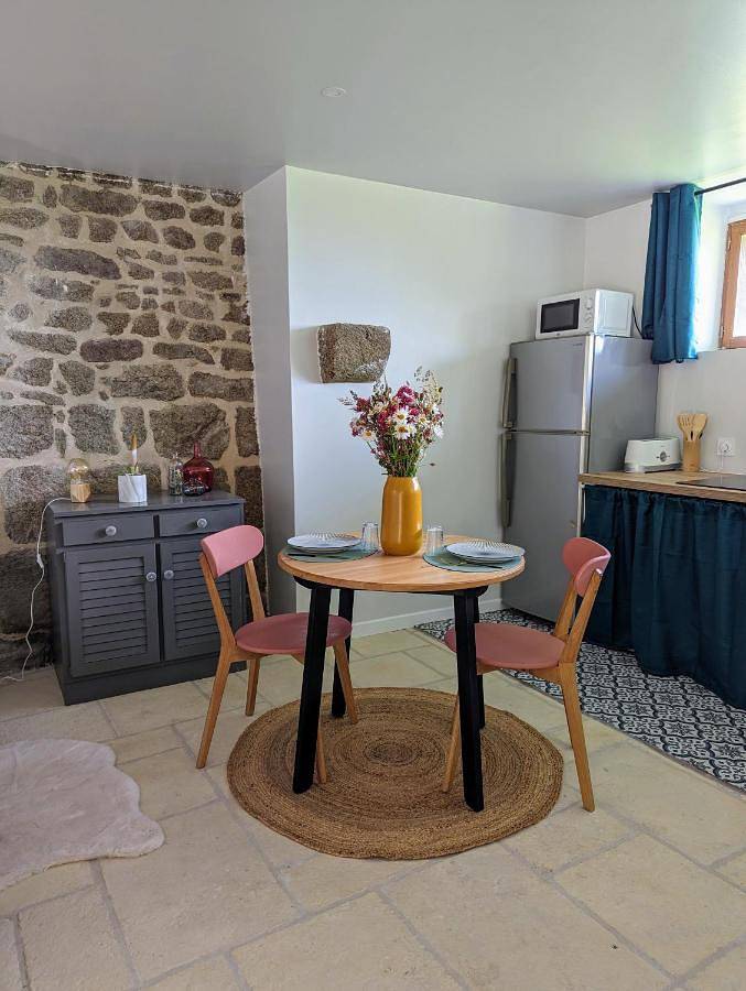 Gîte pour 2 personnes, avec terrasse et vue à Lassay-les-Châteaux - 3