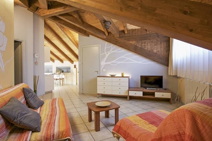 Gîte pour 4 personnes, avec jardin ainsi que vue sur le lac et piscine, animaux acceptés dans Baveno - 3