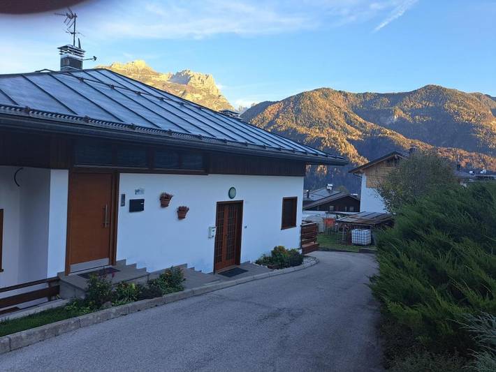 Appartamento per 4 persone, con Balcone e Terrazza nonché Panorama a Calalzo di Cadore