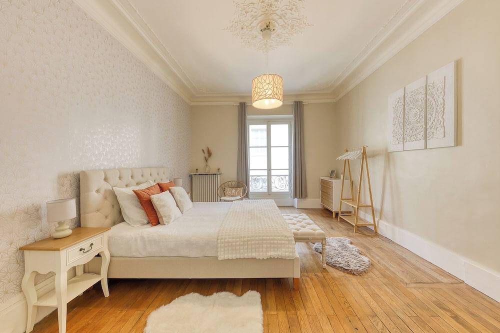 Ganze Wohnung, The Royal Court at Versailles in Versailles, Yvelines