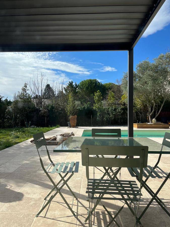 Gîte pour 4 personnes, avec terrasse ainsi que jardin et piscine à Clermont-l'Hérault - 4
