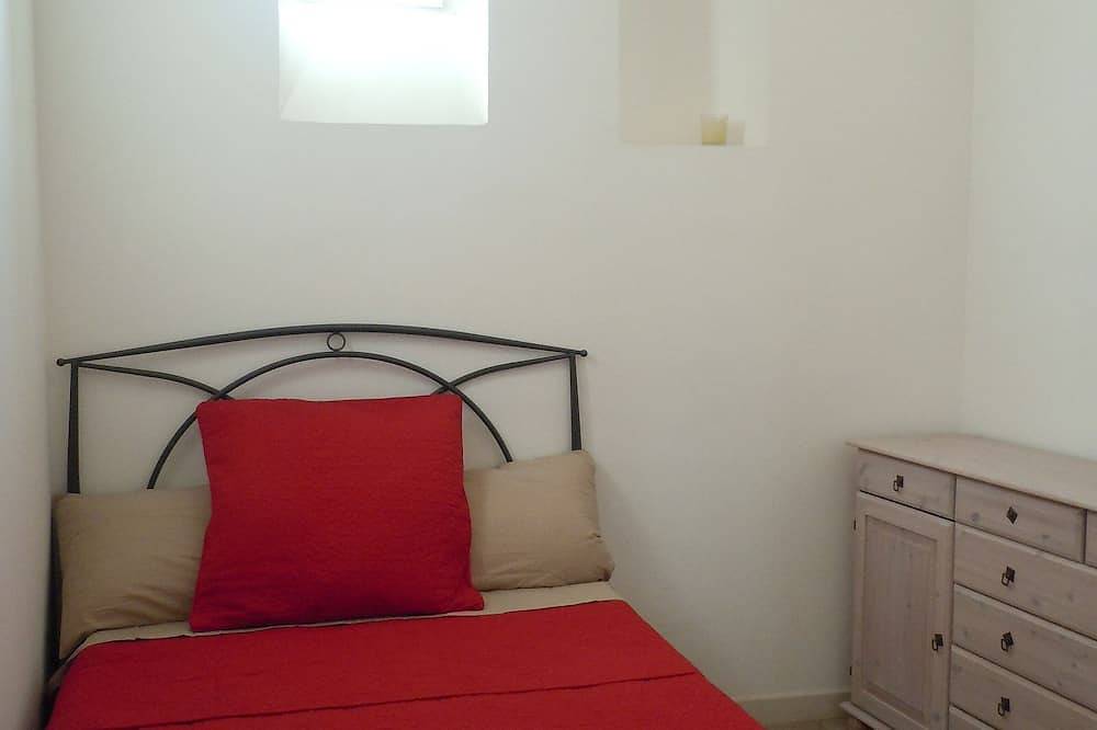 Casa Josephina - Beautiful 18th Century Stone Home W/ Balcony & 2 Roof Terraces in Ostuni, Salento