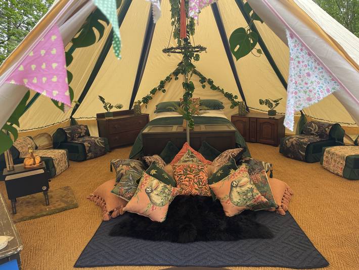 Glamping for 6 people, with pets in Hampshire