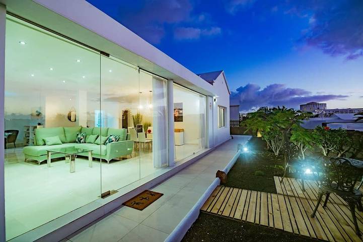 Villa für 8 Personen, mit Terrasse und Garten - 1