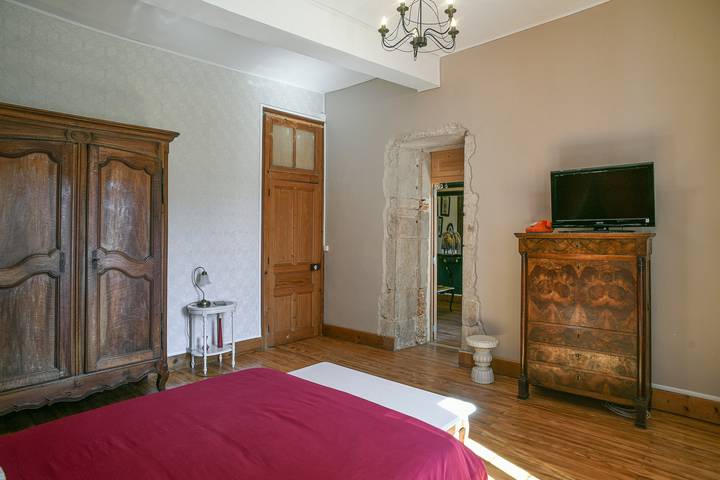 Gästezimmer „Chambre du Parc“: Bergblick, Gemeinschaftsterrasse, Wlan in Saint-Albin-de-Vaulserre, La Tour-du-Pin und Umgebung