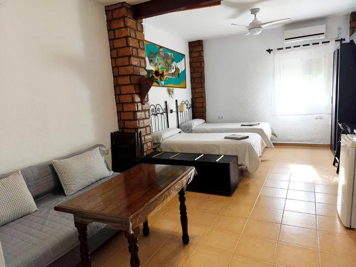Apartamento de vacaciones para 4 personas, con vistas además de jardín y piscina - 1