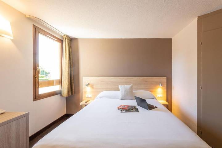 Hôtel pour 2 personnes, avec piscine et jardin, animaux acceptés à Claix - 3