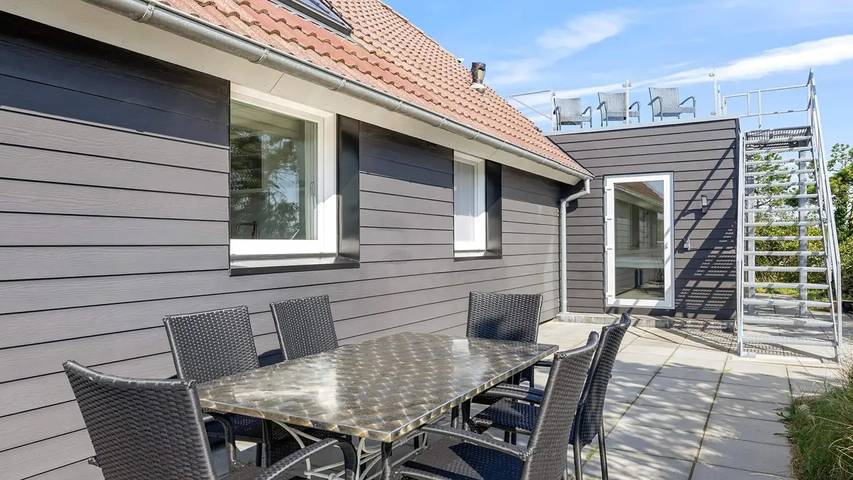 Ferienhaus für 9 Personen, mit Whirlpool und Sauna sowie Terrasse in Nymindegab