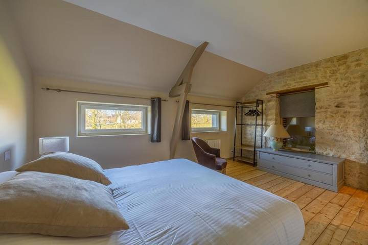 Gîte pour 6 personnes, avec vue et jardin à Saonnet