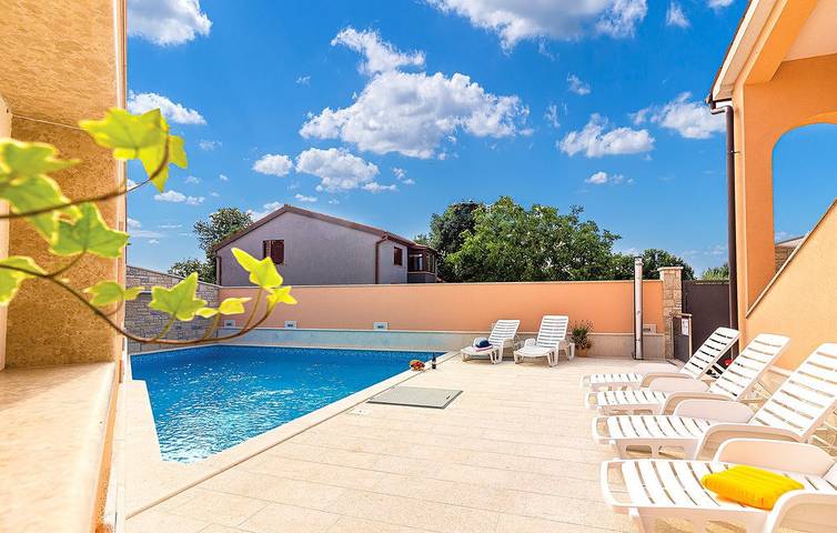 Villa Cezar by Villas Guide in Grad Vodnjan, Southcoast Istria