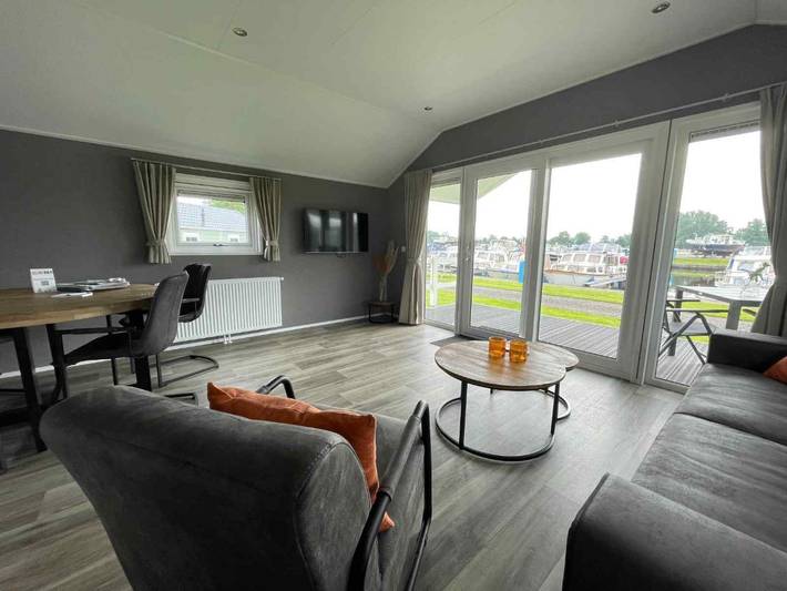 Chalet für 2 Personen, mit Terrasse und Garten in Friesland - 2