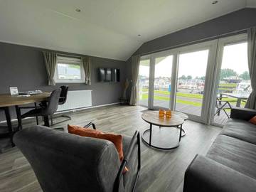 Chalet voor 2 Personen in De Westereen, Nederlandse Noordzeekust, Afbeelding 1