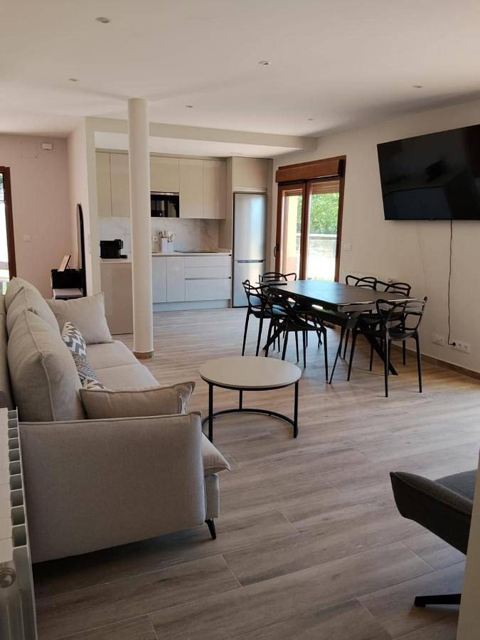 Casa rural para 6 personas, con Balcón además de Terraza y Vistas en Parque Natural Montes Obarenes-San Zadornil