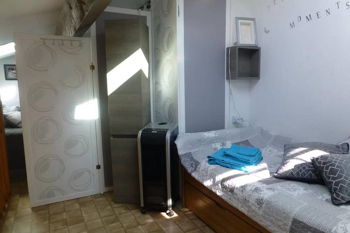 Duplex Air-conditioned 3***, 6 pers, Swimming pool, Sea 400m, Bicycles, WiFi, Garden, Terrace. in Saint-Cyprien, Côte d'Améthyste