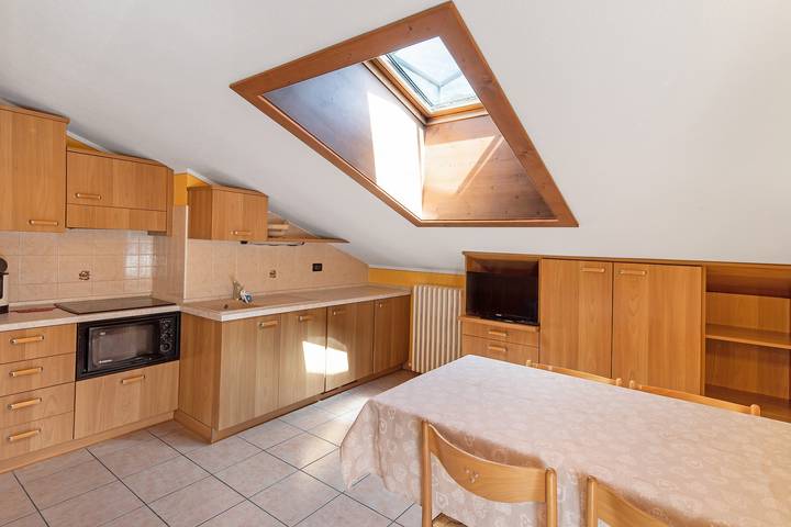 Hel lägenhet, 'Chalet Letizia Apartment Bilo' with Mountain View, Balcony & Wi-Fi in Livigno (Town), Livigno