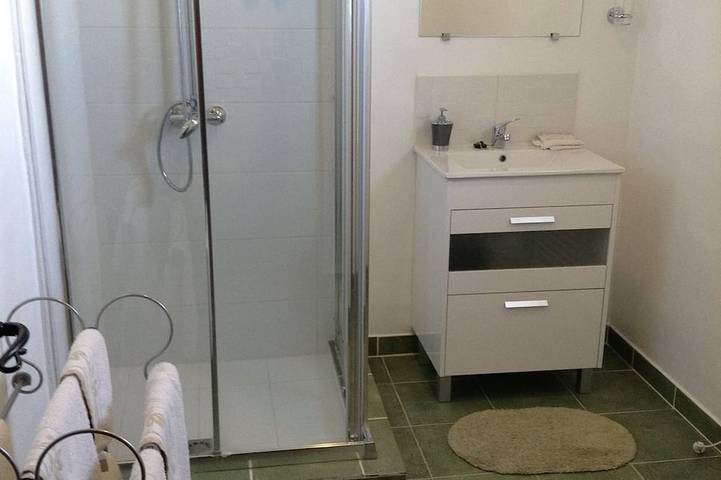Apartamento entero, 1 dormitorio con cocina Nueva Terraza De Techo Privado in Fuente del Conde, Iznájar