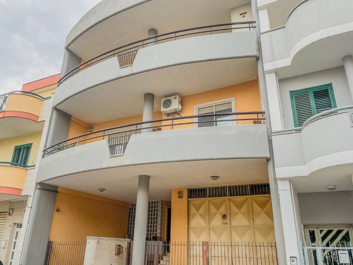 Gîte pour 5 personnes, avec balcon et jardin à Noicàttaro - 2