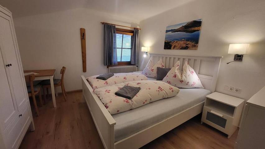 Privatzimmer für 2 Personen, mit Terrasse und Garten