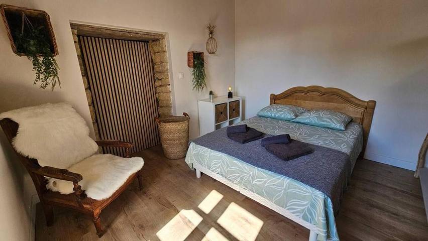 Location de vacances pour 11 personnes, avec vue ainsi que jardin et piscine à Salles-la-Source - 4