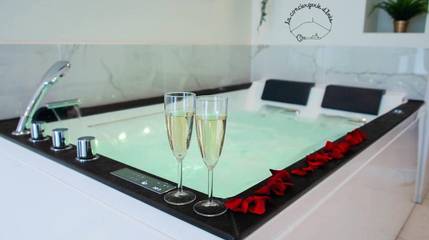 Gîte pour 2 personnes, avec balcon et jacuzzi à Chamalières