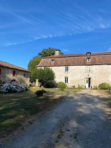 Cottage pour 2 personnes, avec jardin et vue à Saint-Victurnien