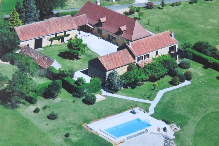 Maison de vacances pour 4 personnes, avec Terrasse et Jardin ainsi que Piscine et Vue à Le Buisson-de-Cadouin