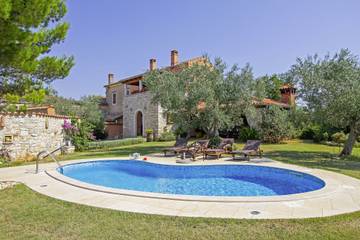 Villa für 6 Personen, mit Garten und Balkon sowie Meerblick und Pool, mit Haustier in Istrien