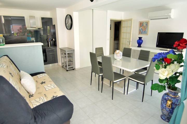 Location de vacances pour 4 personnes, avec terrasse, animaux acceptés dans Fréjus Plage