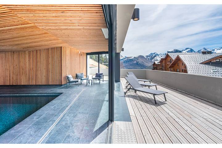 Gîte pour 8 personnes, avec balcon ainsi que piscine et sauna dans Office De Tourisme D Auris En Oisans - 2