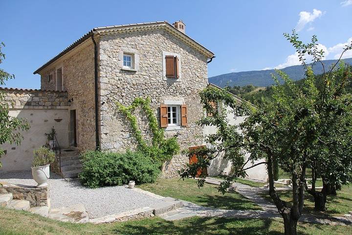 Gîte pour 10 personnes, avec jardin et terrasse à Orpierre - 2