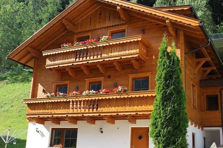 Chalet für 10 Personen, mit Balkon und Garten sowie Sauna