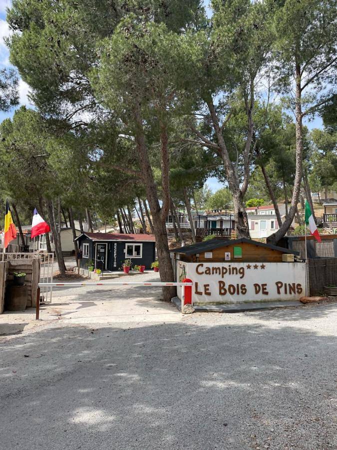 Camping Le Bois De Pins in Salses-le-Château, Côte méditerranéenne (France)