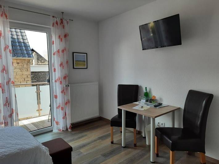 Ferienwohnung für 2 Personen, mit Balkon in Ettringen - 4
