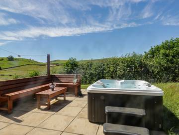 Hut for 2 People in Cumbria, North West England, Photo 1