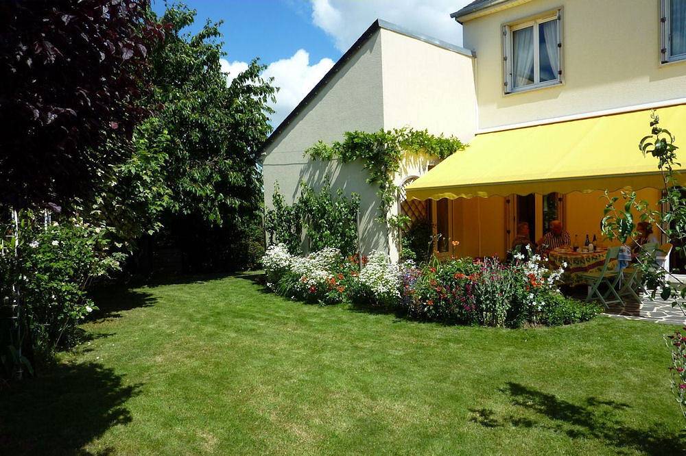 Chambre d'hôtes à Caen-Mondeville - La chambre in Mondeville, Région de Caen
