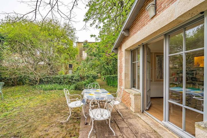 Casa de vacaciones 'La Maison Télémaque' con terraza privada, jardín privado y Wi-Fi in Marennes, Côte de Beauté