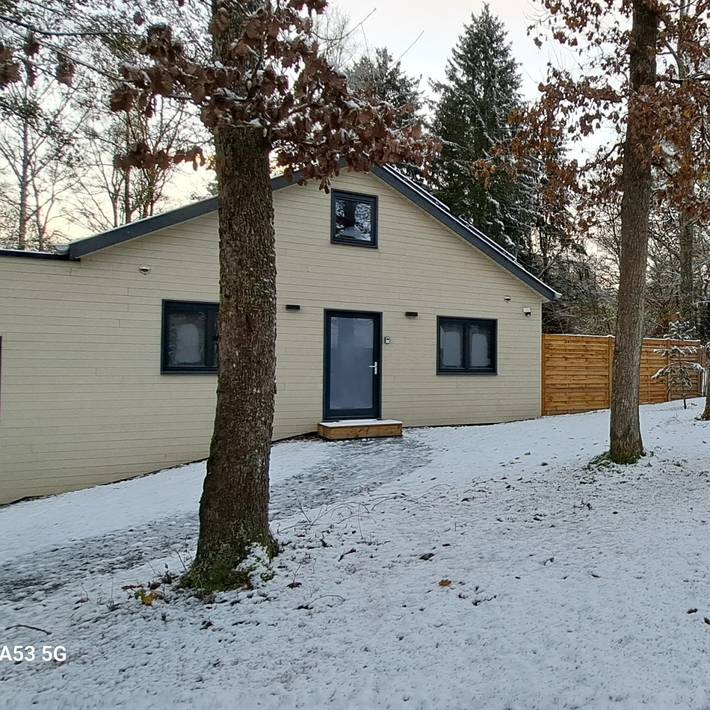 Maison de vacances pour 4 personnes, avec jacuzzi et jardin ainsi que sauna et terrasse, animaux acceptés