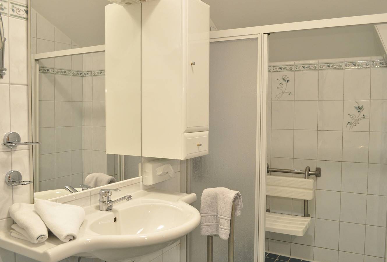 Tweepersoonskamer, douche, Wc, noord, foto 7