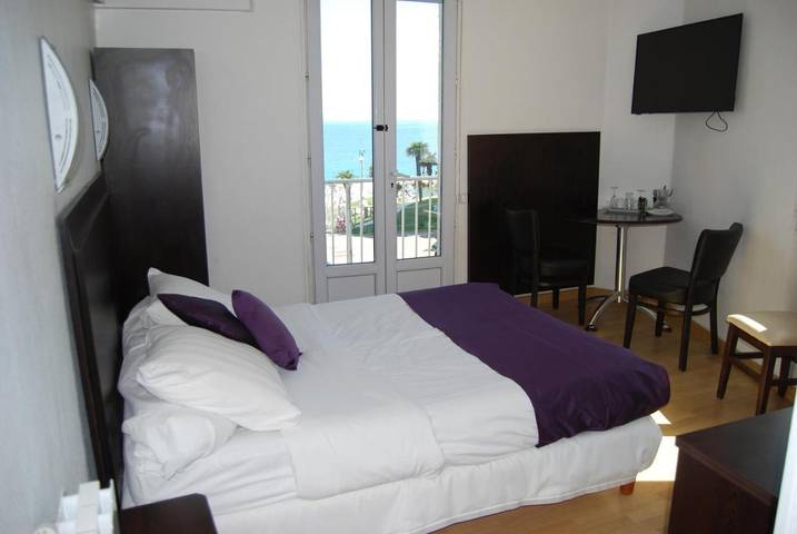 Hôtel pour 2 personnes, avec terrasse dans Plage Carras Nice - 4