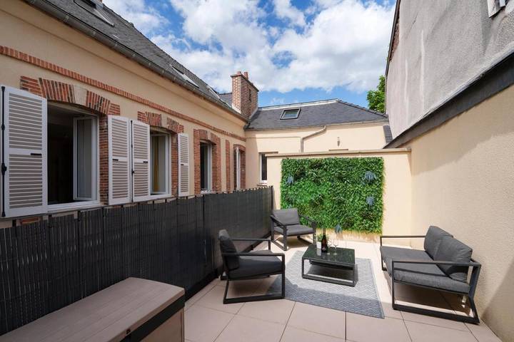 Gîte pour 4 personnes, avec Balcon et Jacuzzi ainsi que Terrasse et Bassin pour enfant à Épernay - 2