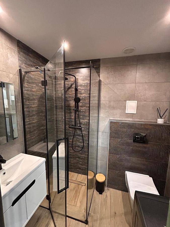Apartament wakacyjny dla 4 osób, z widok i taras w Stronie Śląskie
