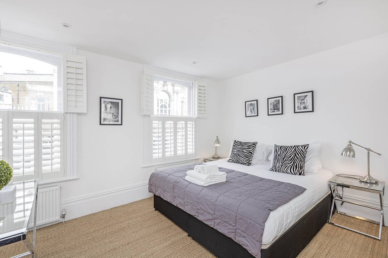 Entire vacation apartment, Pet-Friendly Fulham 1-Bed Apt, 2 Mins to Tube in Hammersmith and Fulham, London