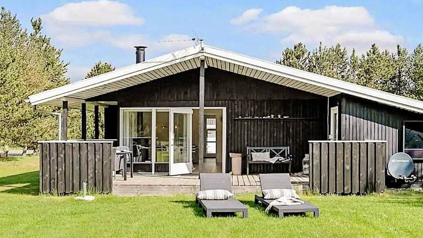 Ferieudlejning for 6 personer i Hals