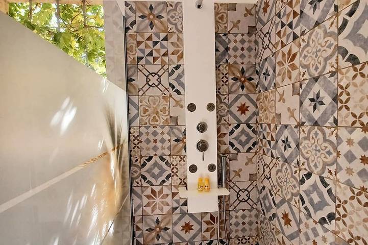 Studio avec jardin privé Aix-Luberon-Verdon * Dîners et Jacuzzi en extra in Peyrolles-en-Provence, Région d'Aix-en-Provence