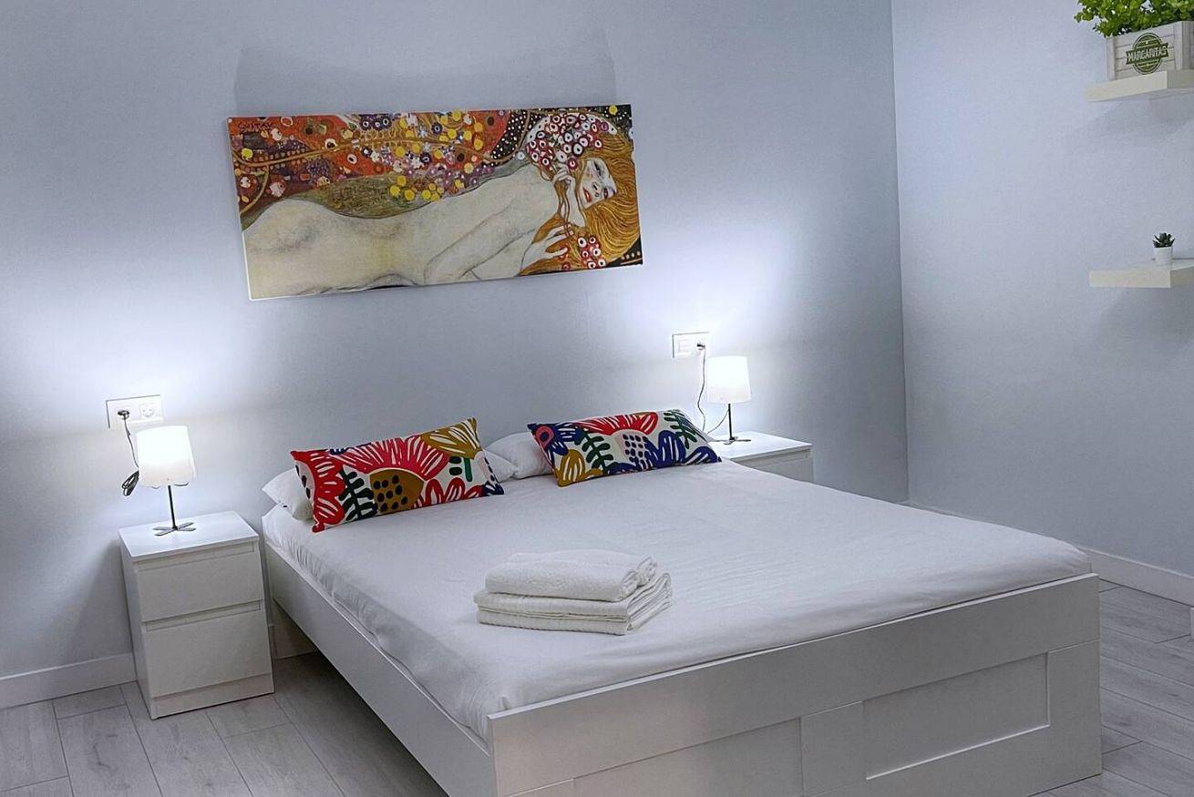 Appartamento intero, Renovated urban flat with work desk and wifi in Ibaiondo, Bilbao