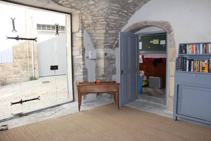 Gîte pour 6 personnes, avec terrasse et vue à Barjac - 4