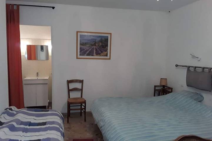 Maison d’hôte pour 2 personnes, avec piscine à Bagnols-en-Forêt - 2