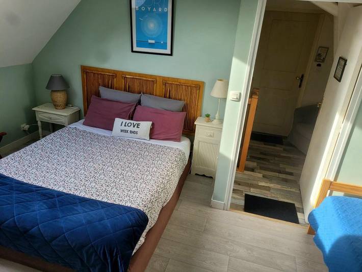 Chambre d’hôte pour 5 personnes, avec jardin ainsi que vue et piscine, adapté aux familles à Neuville-de-Poitou - 4